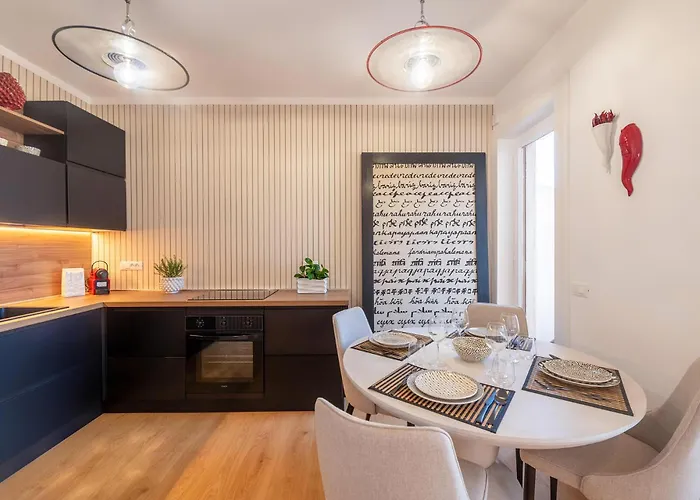 Casa Mario With Terrace And Sea View Lägenhet