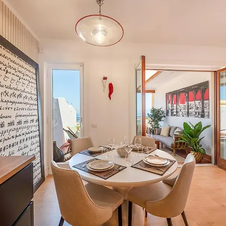 Casa Mario With Terrace And Sea View Apartman